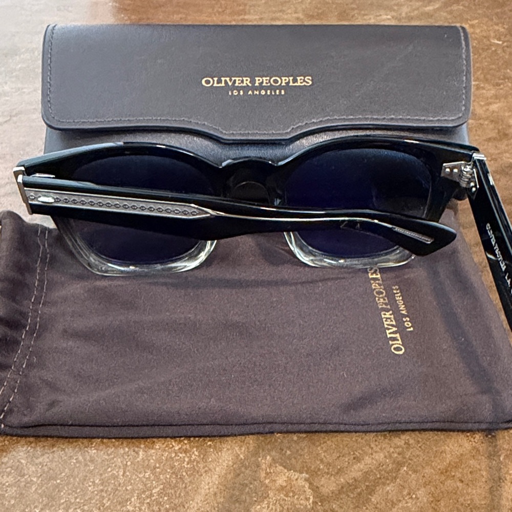 Oliver Peoples Gray Sunglasses with Case - Picture 5 of 6